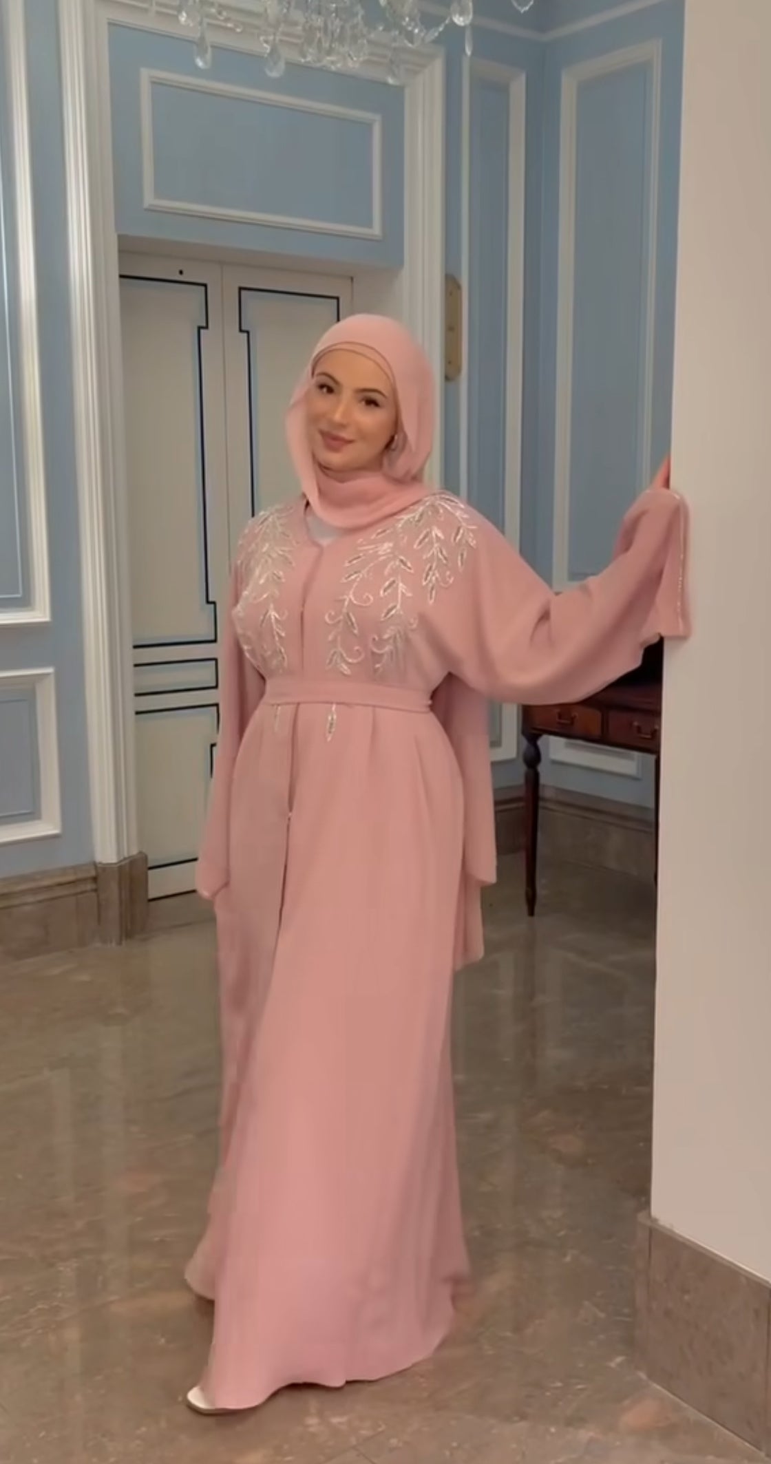 Hanan in Pink