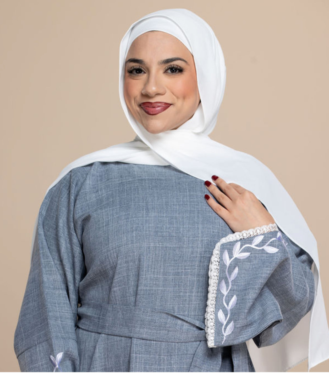 Samira in Linen