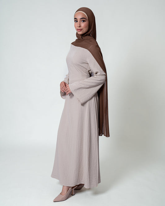 Raya in Beige