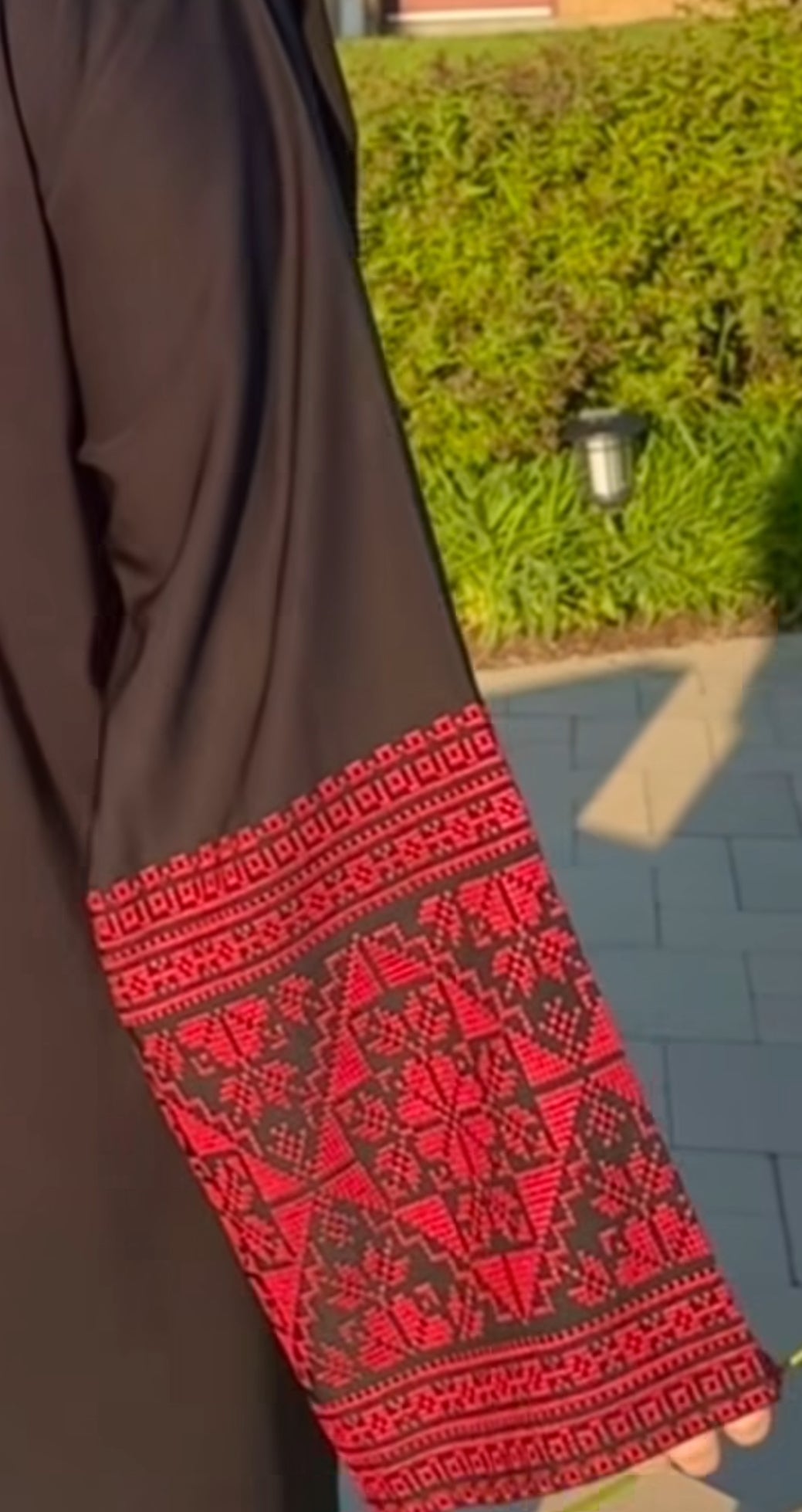 Tatreez abaya